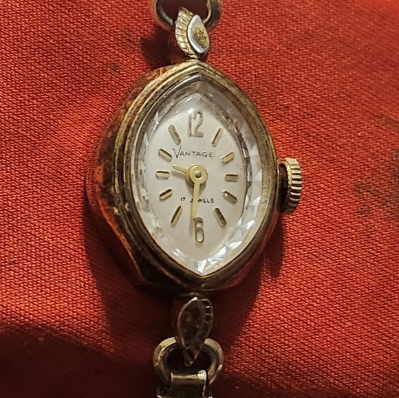 VINTAGE VANTAGE 17JEWEL WOMENS WATCH 10KT R.G.P. Bezel - Picture 3 of 5